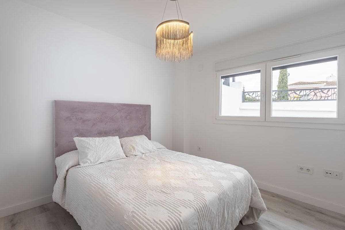 3 slaapkamer Rijtjeshuis te koop in Albolote met zwembad garage - € 620.000 (Ref: 9656299)