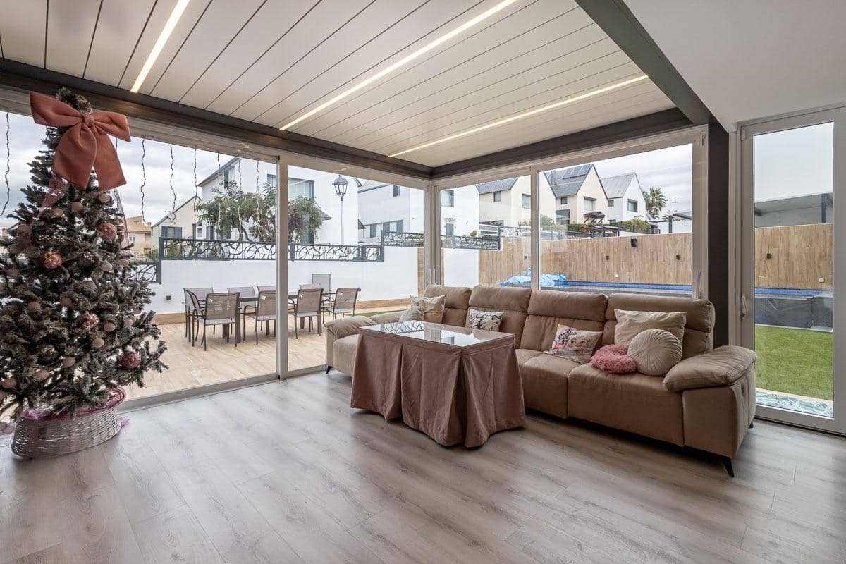 3 slaapkamer Rijtjeshuis te koop in Albolote met zwembad garage - € 620.000 (Ref: 9656299)