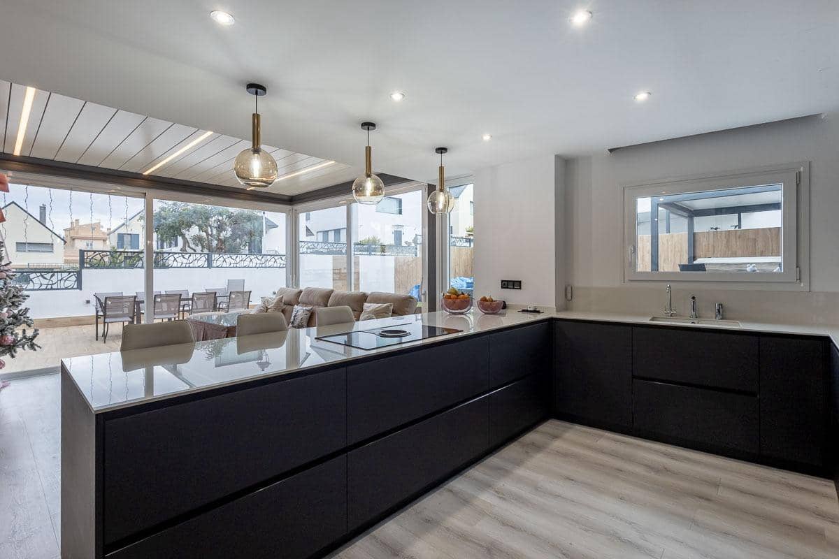 3 slaapkamer Rijtjeshuis te koop in Albolote met zwembad garage - € 620.000 (Ref: 9656299)