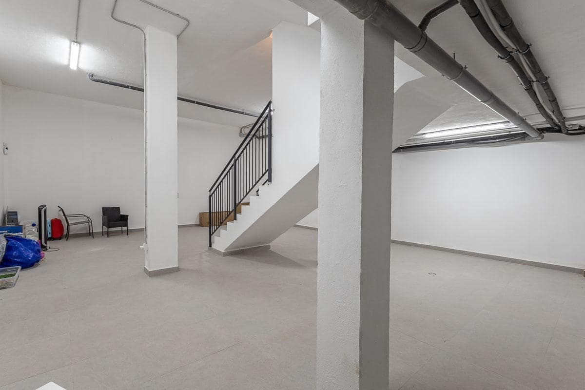 3 slaapkamer Rijtjeshuis te koop in Albolote met zwembad garage - € 620.000 (Ref: 9656299)