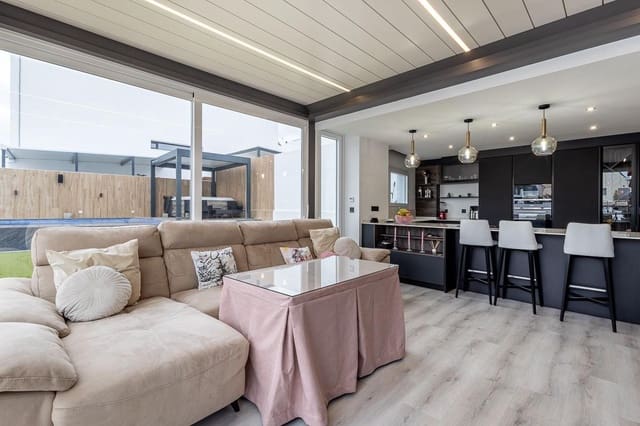 3 camera da letto Villetta a Schiera in vendita in Albolote con piscina garage - 620.000 € (Rif: 9656299)