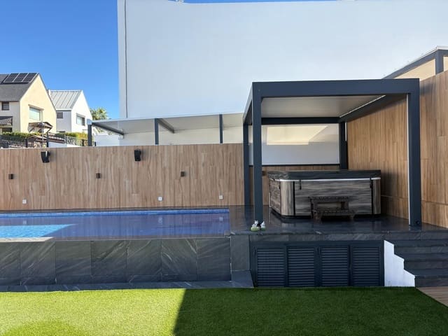 3 camera da letto Villetta a Schiera in vendita in Albolote con piscina garage - 620.000 € (Rif: 9656299)