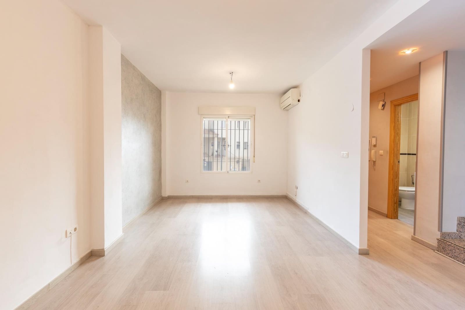 3 camera da letto Villetta a Schiera in vendita in Ambroz con garage - 221.000 € (Rif: 9656300)