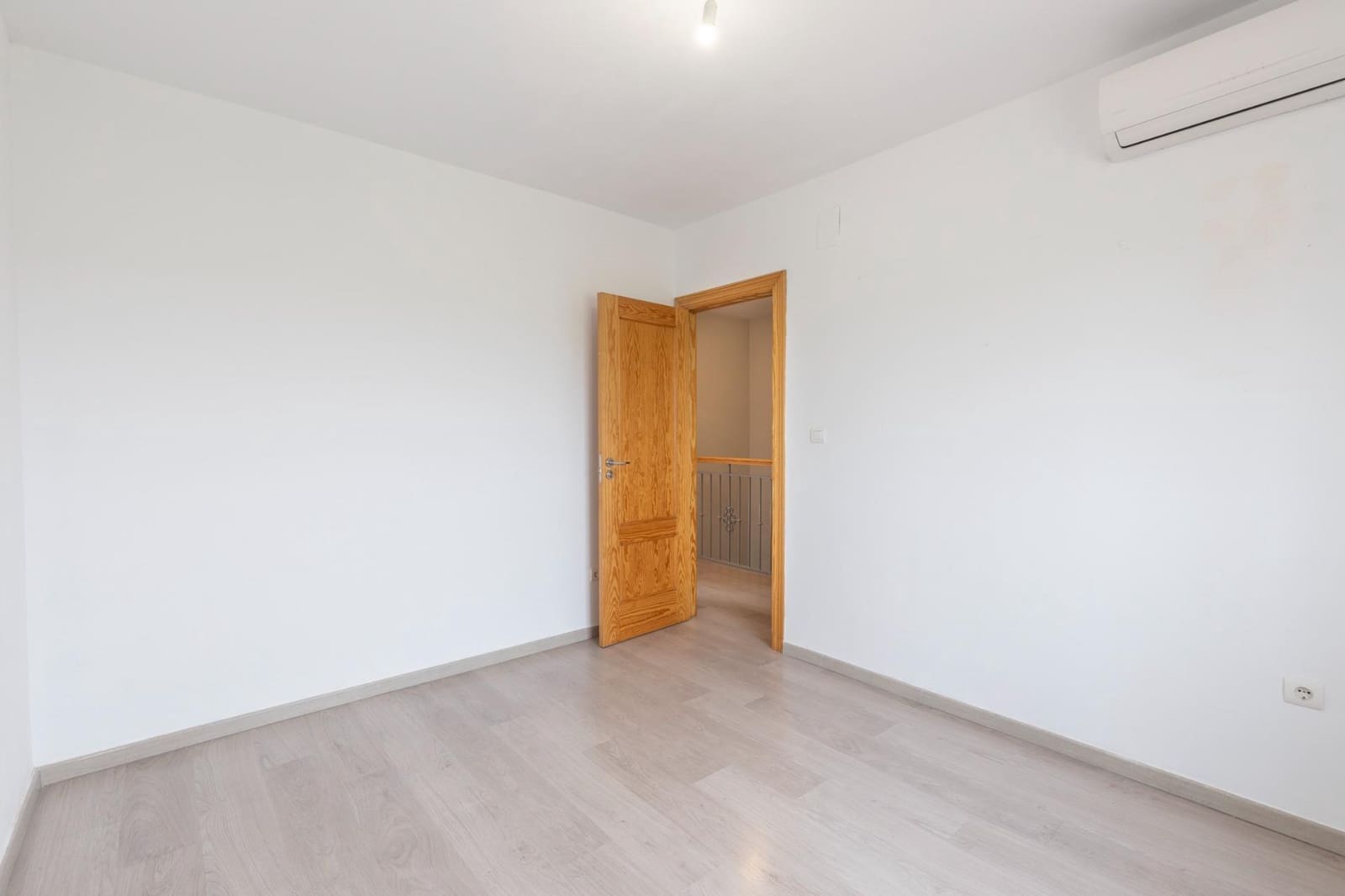 3 camera da letto Villetta a Schiera in vendita in Ambroz con garage - 221.000 € (Rif: 9656300)