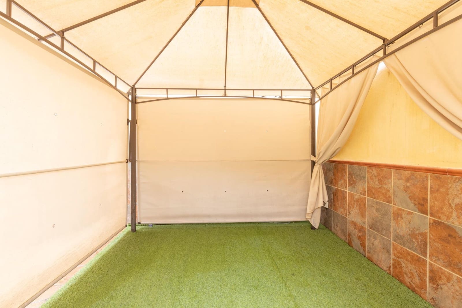 3 camera da letto Villetta a Schiera in vendita in Ambroz con garage - 221.000 € (Rif: 9656300)