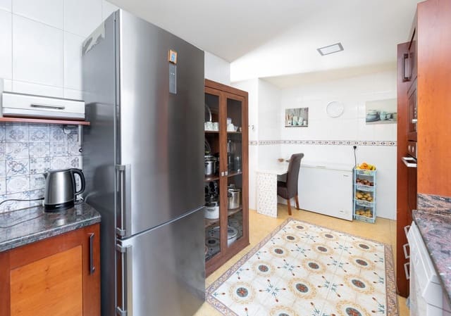 Adosado de 3 habitaciones en Atarfe en venta con garaje - 225.000 € (Ref: 9656302)