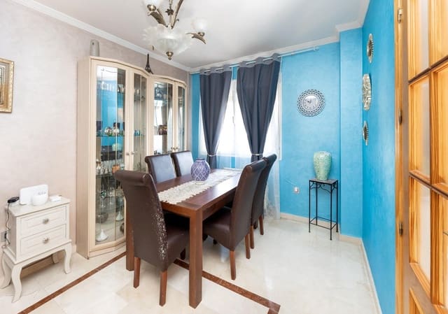 Adosado de 3 habitaciones en Atarfe en venta con garaje - 225.000 € (Ref: 9656302)