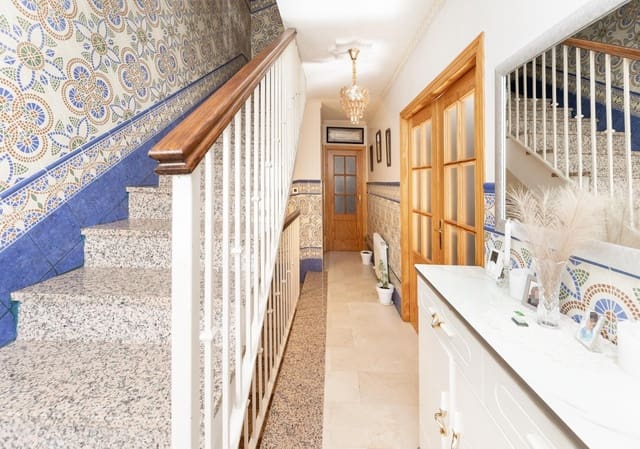 Adosado de 3 habitaciones en Atarfe en venta con garaje - 225.000 € (Ref: 9656302)