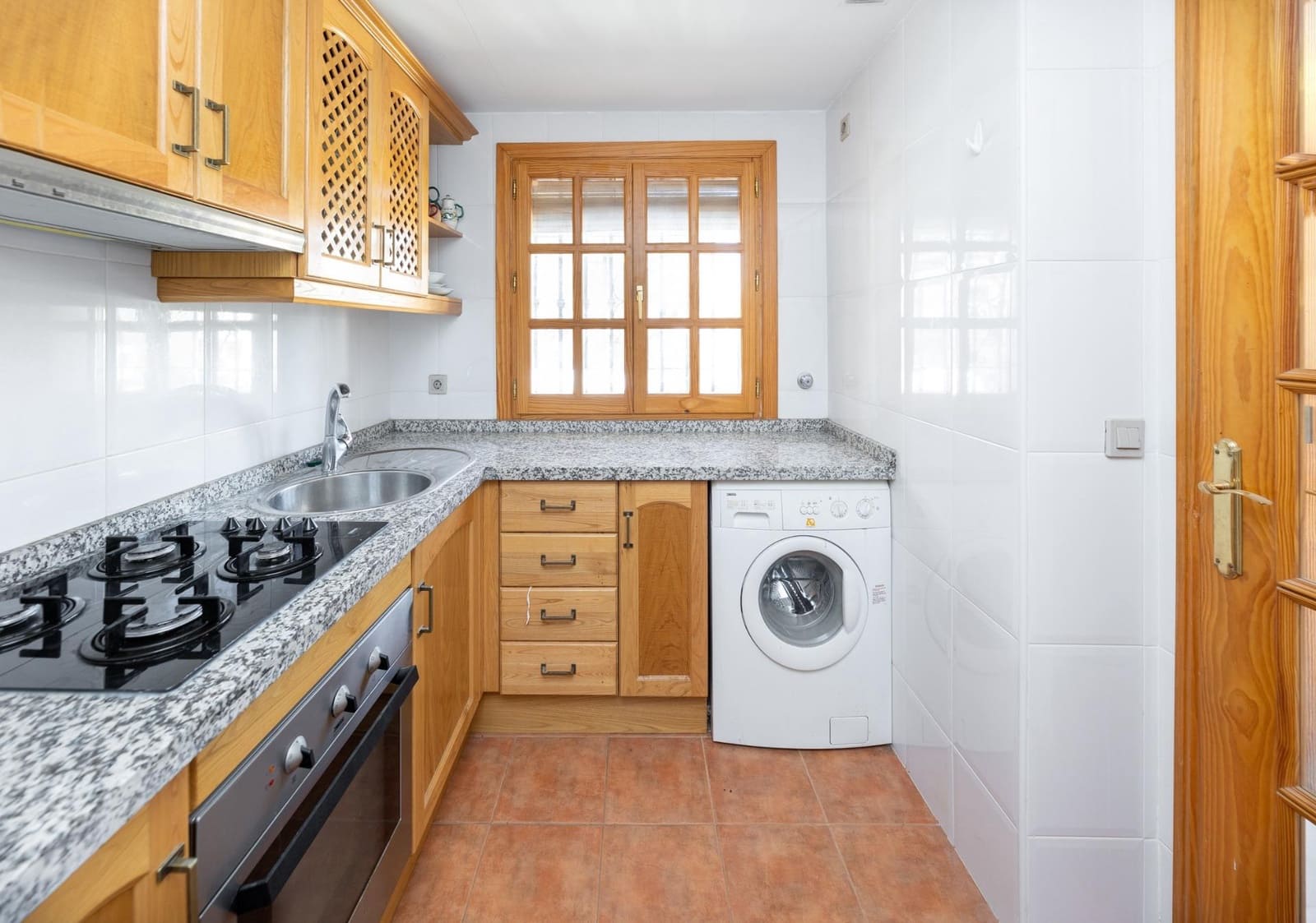 2 chambre Villa/Maison Mitoyenne à vendre à Monachil avec piscine garage - 165 000 € (Ref: 9659651)