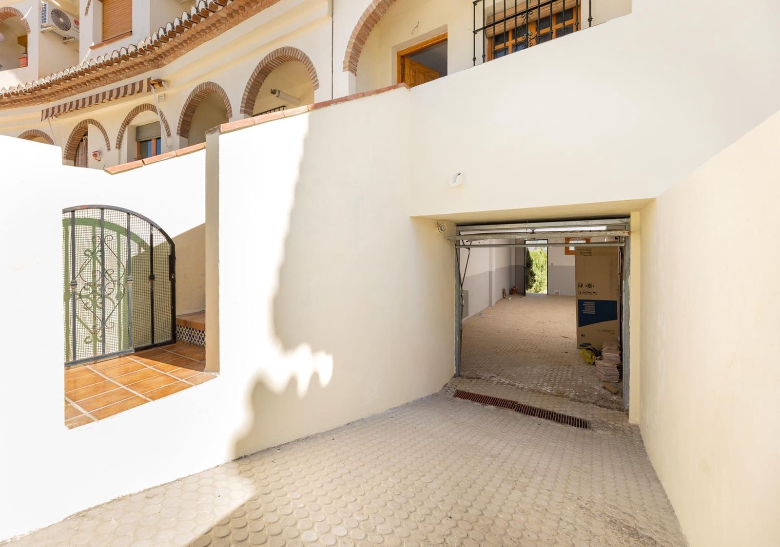 2 chambre Villa/Maison Mitoyenne à vendre à Monachil avec piscine garage - 165 000 € (Ref: 9659651)