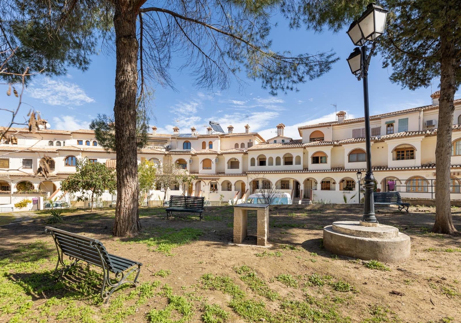 2 chambre Villa/Maison Mitoyenne à vendre à Monachil avec piscine garage - 165 000 € (Ref: 9659651)