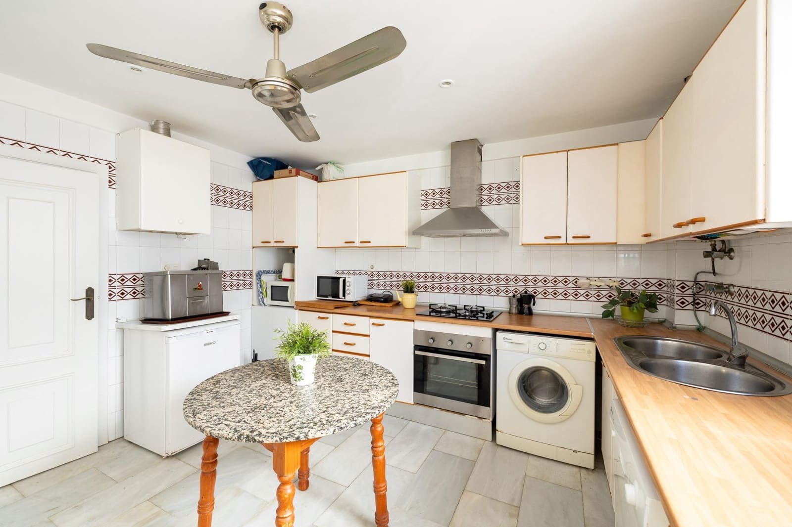 8 chambre Villa/Maison Semi-Mitoyenne à vendre à Calahonda - 480 000 € (Ref: 9659653)