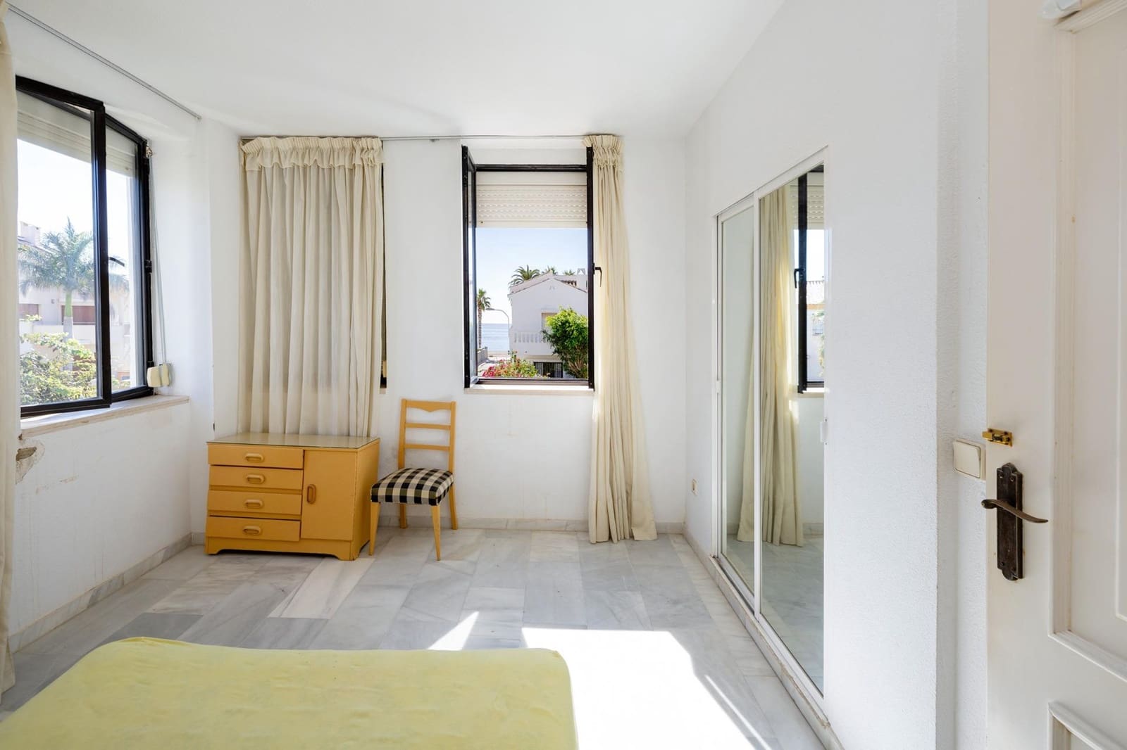 8 chambre Villa/Maison Semi-Mitoyenne à vendre à Calahonda - 480 000 € (Ref: 9659653)