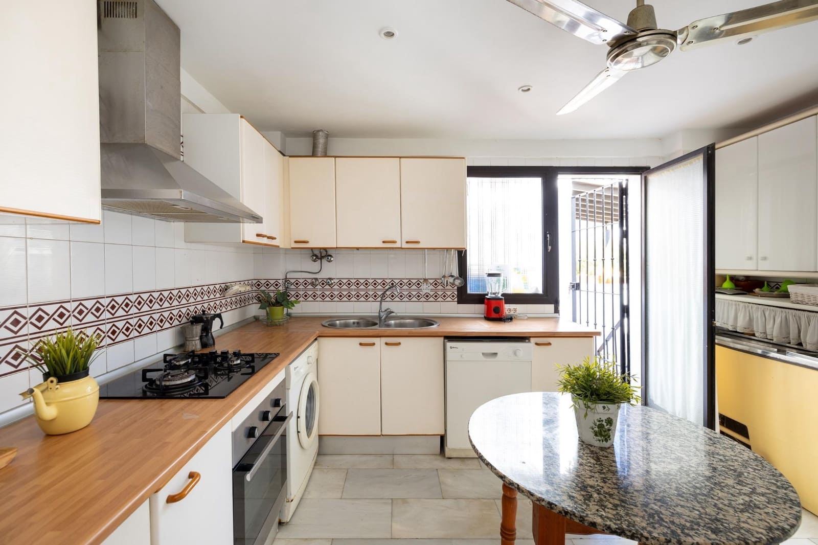 8 chambre Villa/Maison Semi-Mitoyenne à vendre à Calahonda - 480 000 € (Ref: 9659653)