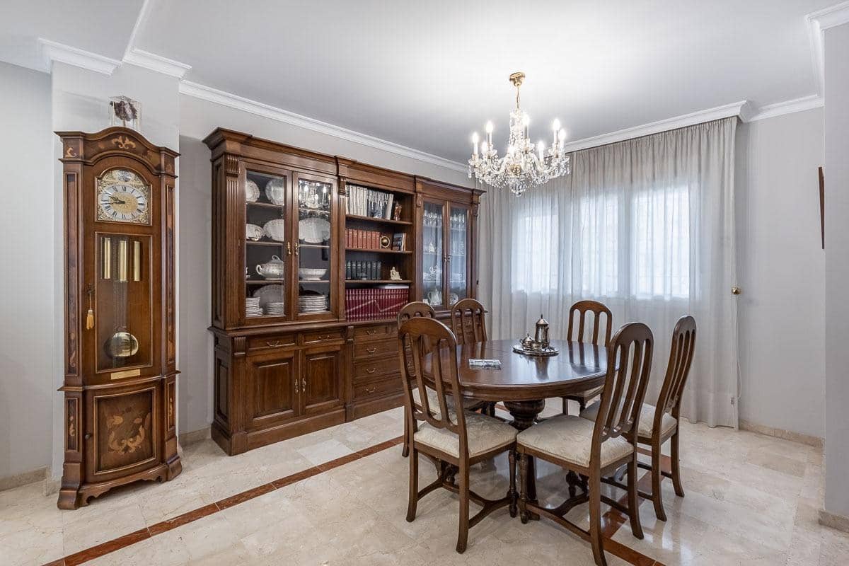 6 Zimmer Doppelhaus zu verkaufen in Granada Stadt mit Pool - 995.000 € (Ref: 9659654)