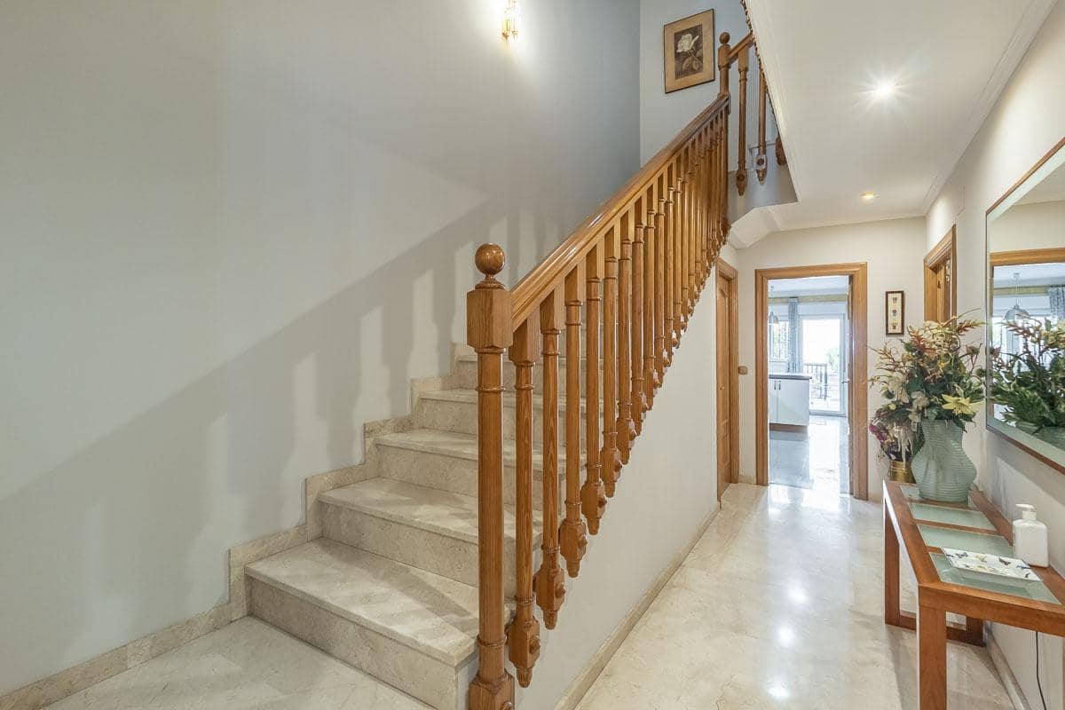 6 Zimmer Doppelhaus zu verkaufen in Granada Stadt mit Pool - 995.000 € (Ref: 9659654)