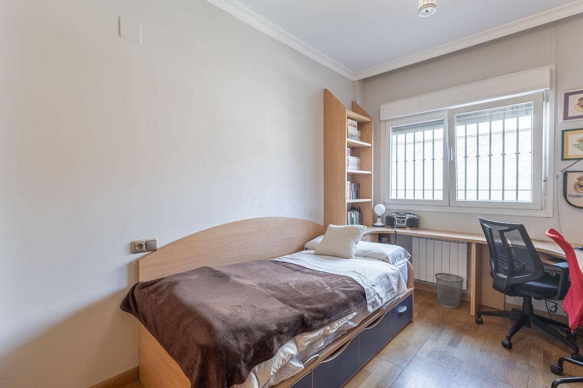 6 Zimmer Doppelhaus zu verkaufen in Granada Stadt mit Pool - 995.000 € (Ref: 9659654)