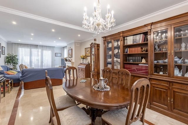 6 Zimmer Doppelhaus zu verkaufen in Granada Stadt mit Pool - 995.000 € (Ref: 9659654)