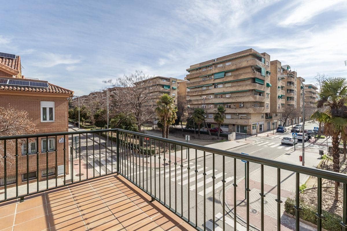 6 Zimmer Doppelhaus zu verkaufen in Granada Stadt mit Pool - 995.000 € (Ref: 9659654)
