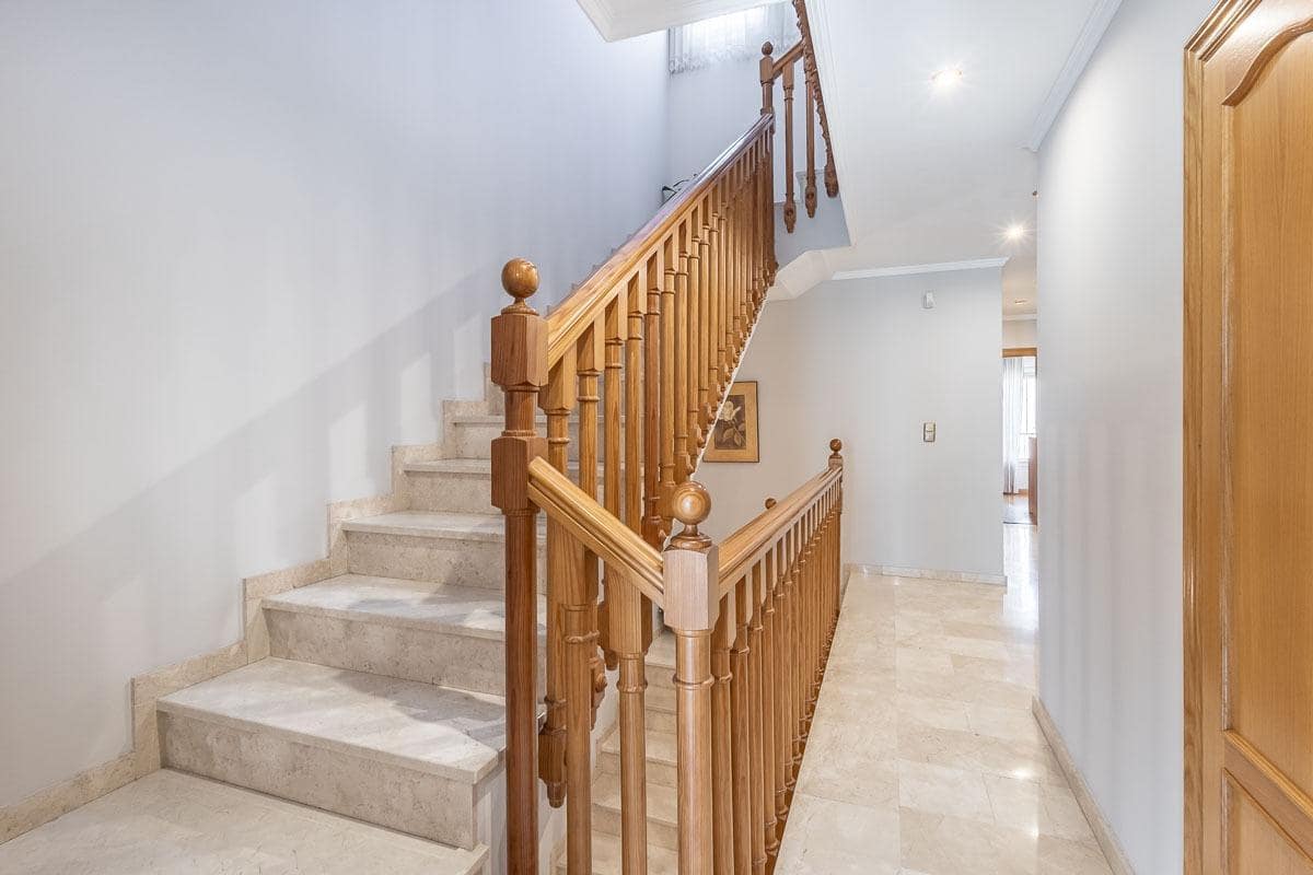 6 Zimmer Doppelhaus zu verkaufen in Granada Stadt mit Pool - 995.000 € (Ref: 9659654)