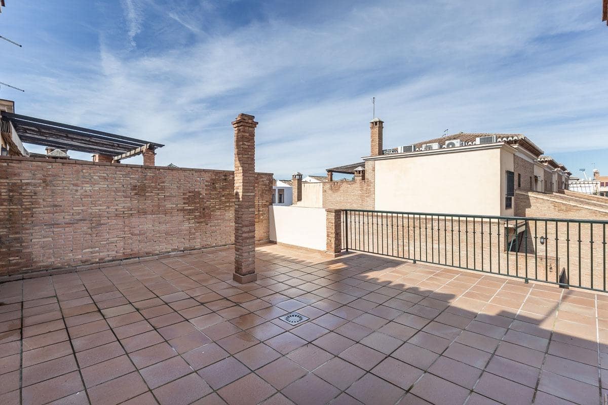 6 Zimmer Doppelhaus zu verkaufen in Granada Stadt mit Pool - 995.000 € (Ref: 9659654)