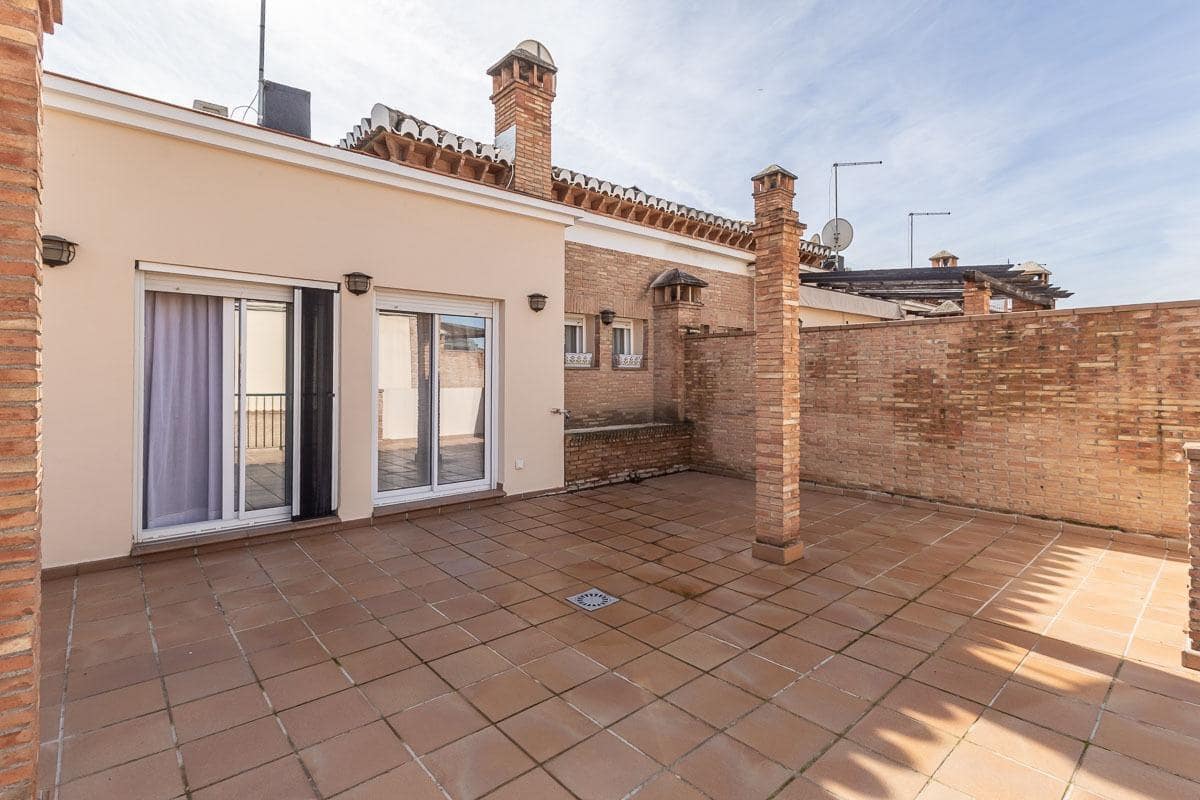 6 Zimmer Doppelhaus zu verkaufen in Granada Stadt mit Pool - 995.000 € (Ref: 9659654)