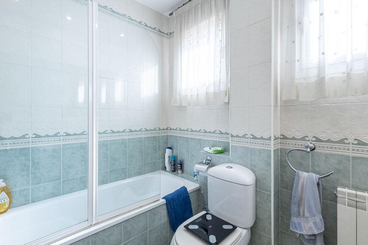 6 Zimmer Doppelhaus zu verkaufen in Granada Stadt mit Pool - 995.000 € (Ref: 9659654)