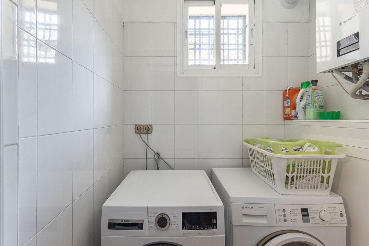 6 Zimmer Doppelhaus zu verkaufen in Granada Stadt mit Pool - 995.000 € (Ref: 9659654)