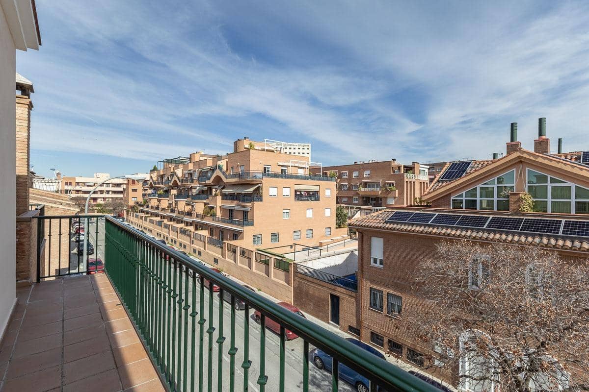 6 Zimmer Doppelhaus zu verkaufen in Granada Stadt mit Pool - 995.000 € (Ref: 9659654)