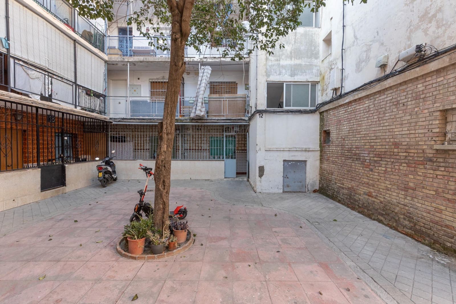 2 soveværelse Lejlighed til salg i Granada by - € 125.000 (Ref: 9659655)