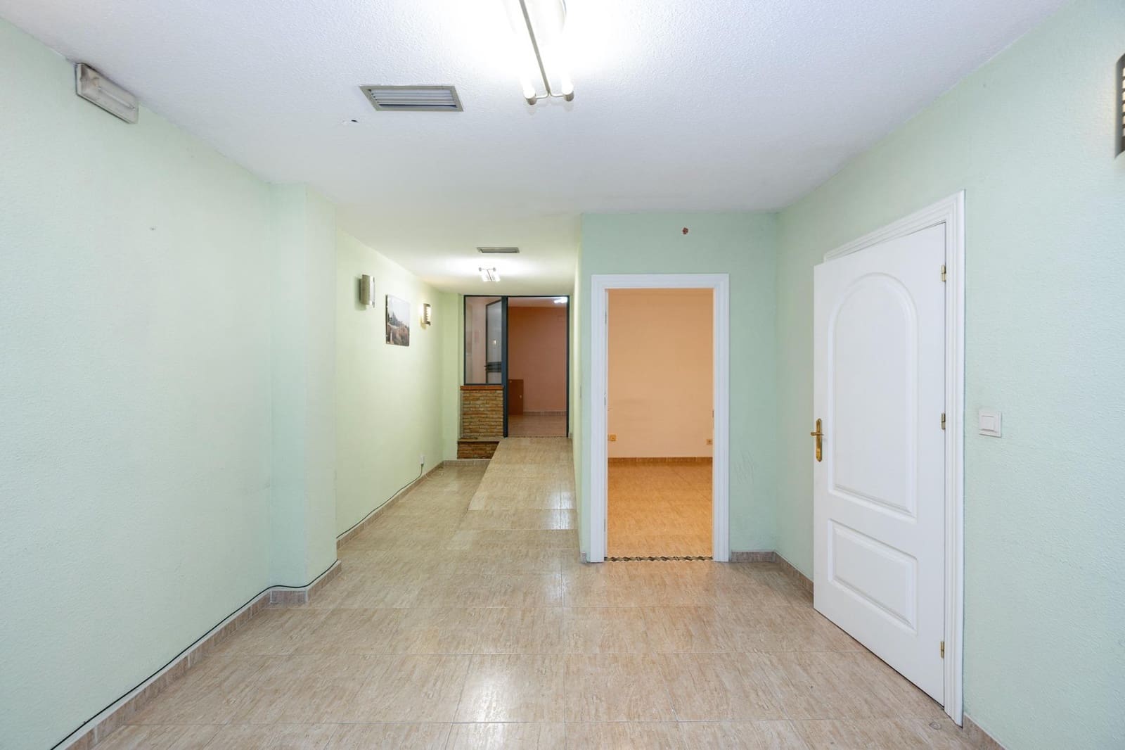 2 sovrum Kommersiell till salu i Granada stad - 80 000 € (Ref: 9666971)