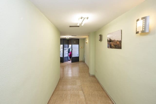 2 soverom Kommersiell til salgs i Centro, Granada by - € 80 000 (Ref: 9666971)