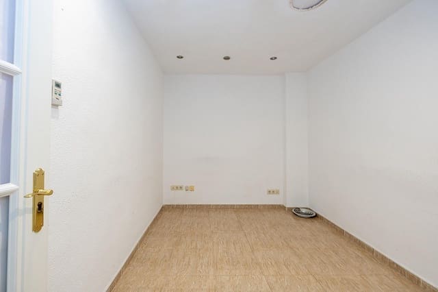 2 soverom Kommersiell til salgs i Centro, Granada by - € 80 000 (Ref: 9666971)
