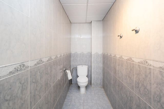 2 soverom Kommersiell til salgs i Centro, Granada by - € 80 000 (Ref: 9666971)