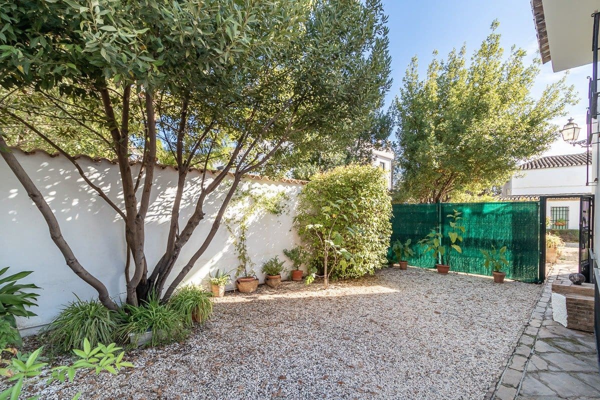 5 Zimmer Villa zu verkaufen in Granada Stadt mit Pool Garage - 975.000 € (Ref: 9666972)