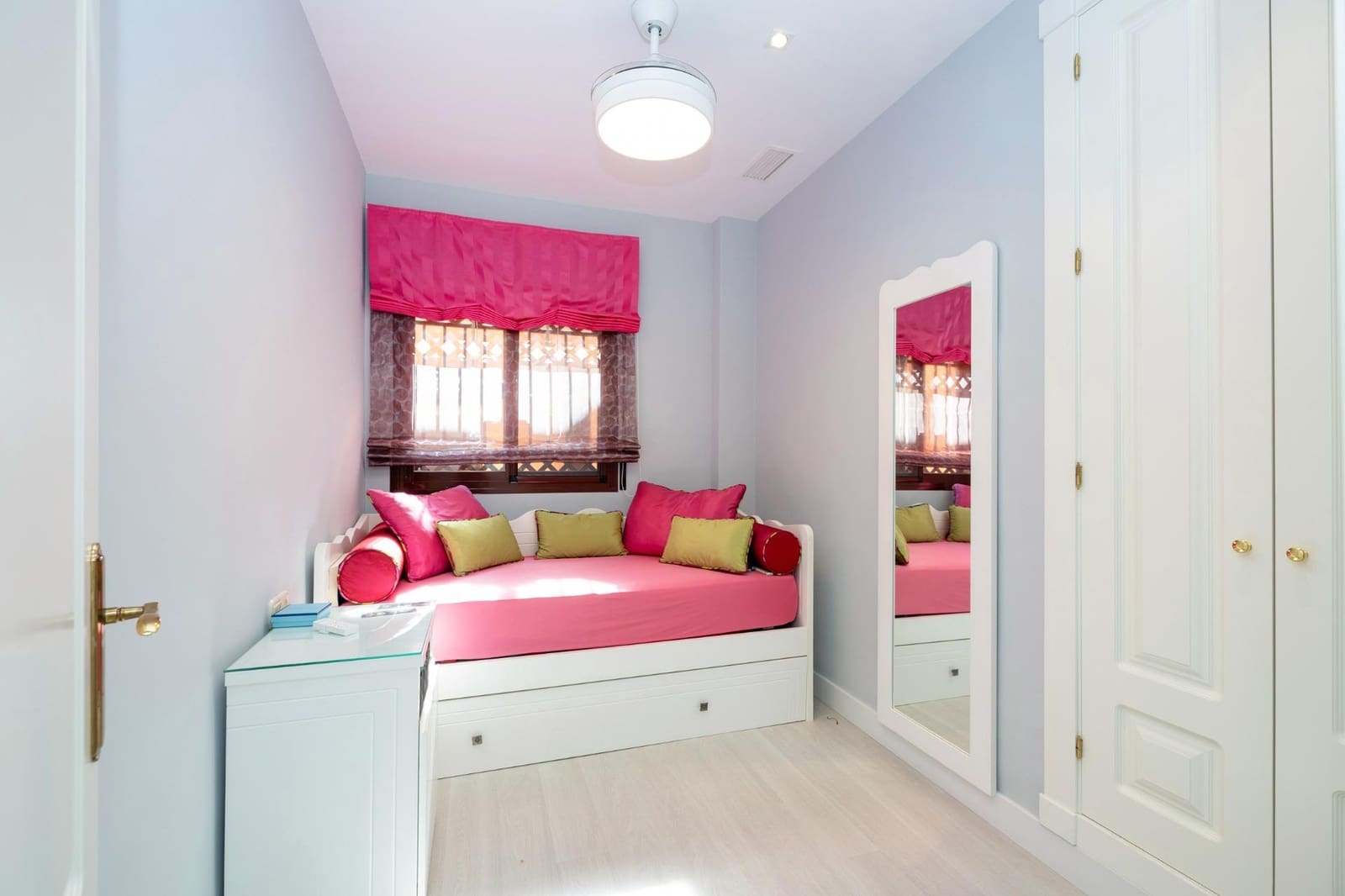 Ático de 4 habitaciones en Motril en venta con piscina garaje - 590.000 € (Ref: 9666973)