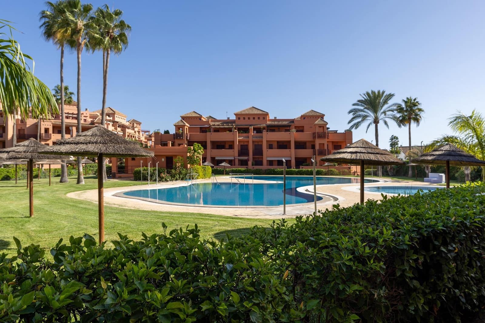 Ático de 4 habitaciones en Motril en venta con piscina garaje - 590.000 € (Ref: 9666973)