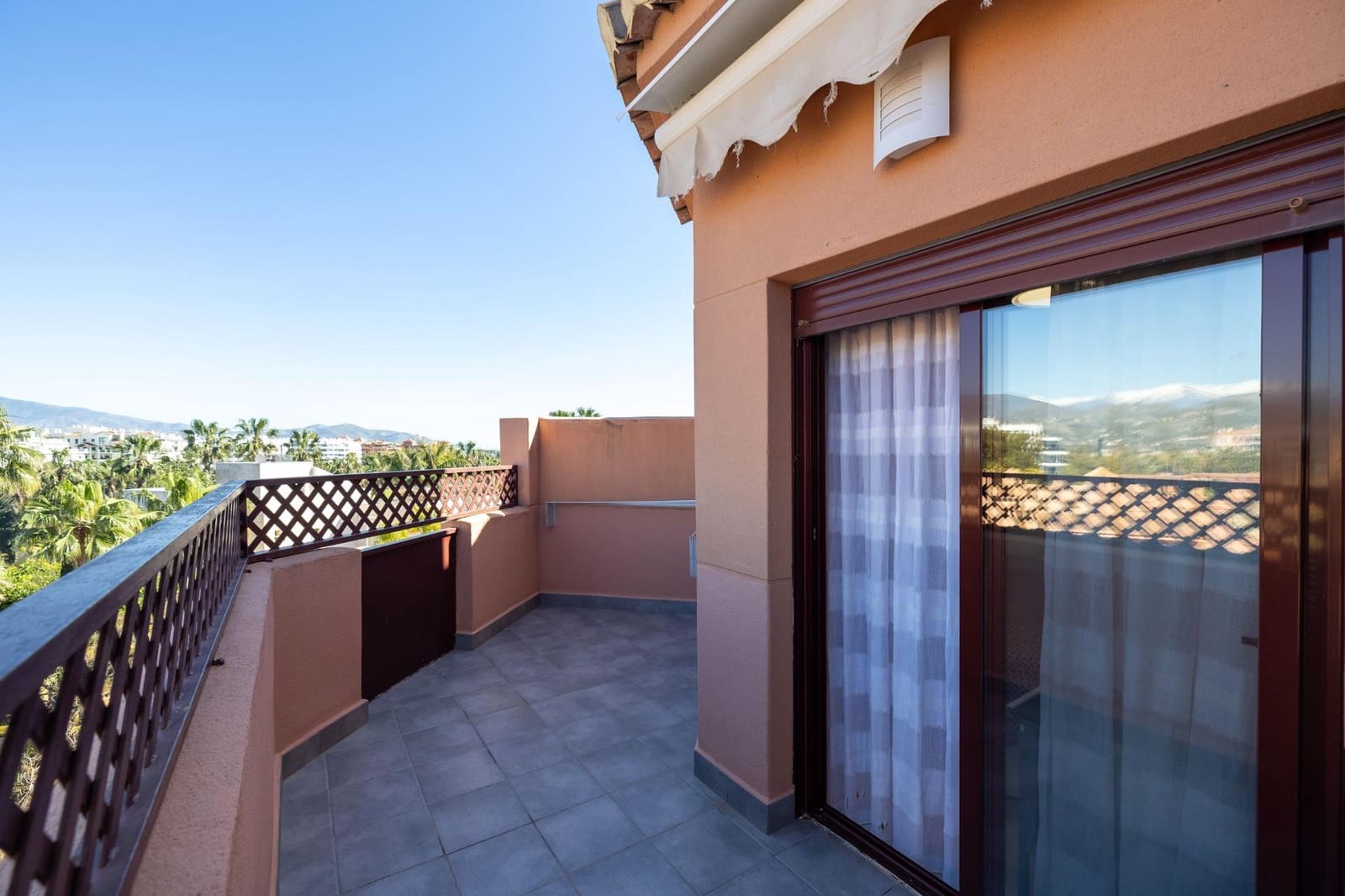 Ático de 4 habitaciones en Motril en venta con piscina garaje - 590.000 € (Ref: 9666973)