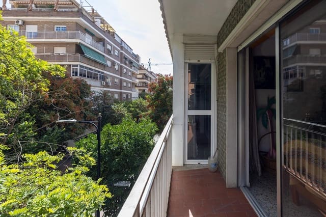 4 slaapkamer Flat te koop in Granada stad - € 387.000 (Ref: 9670934)