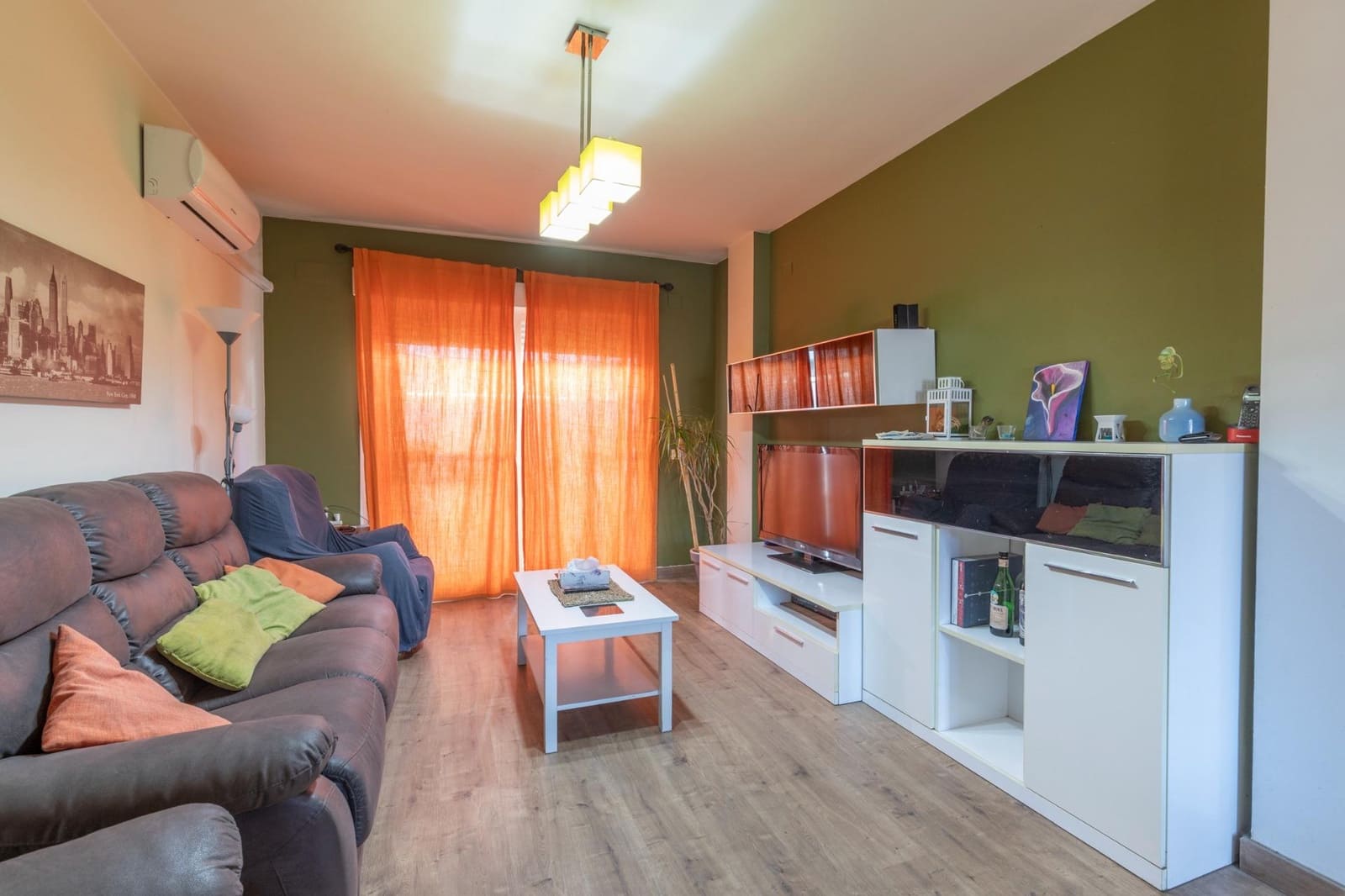 4 bedroom Terraced Villa for sale in Churriana de la Vega with garage - € 345,000 (Ref: 9670935)