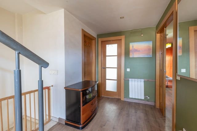 4 bedroom Terraced Villa for sale in Churriana de la Vega with garage - € 345,000 (Ref: 9670935)