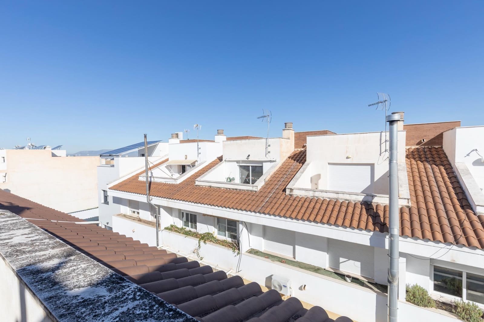 4 bedroom Terraced Villa for sale in Churriana de la Vega with garage - € 345,000 (Ref: 9670935)