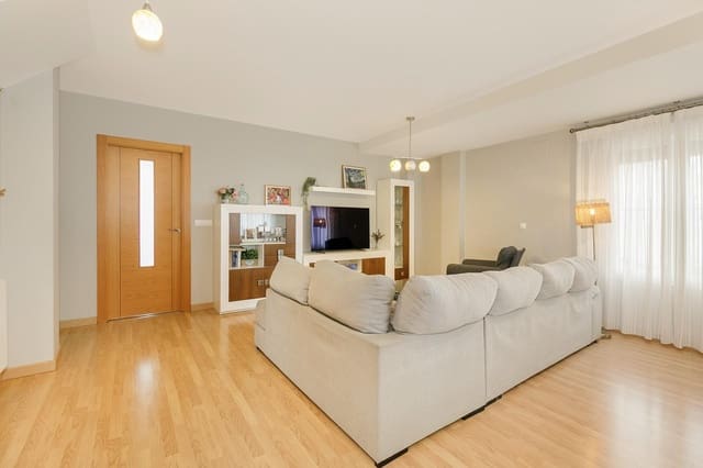 4 sovrum Radhus till salu i Churriana de la Vega med garage - 365 000 € (Ref: 9674510)