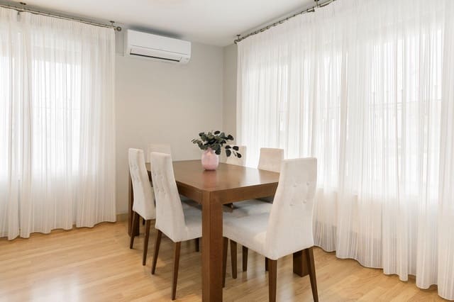 4 sovrum Radhus till salu i Churriana de la Vega med garage - 365 000 € (Ref: 9674510)