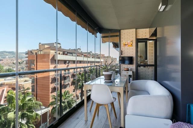 4 bedroom Flat for sale in Granada city with pool garage - € 410,000 (Ref: 9674511)