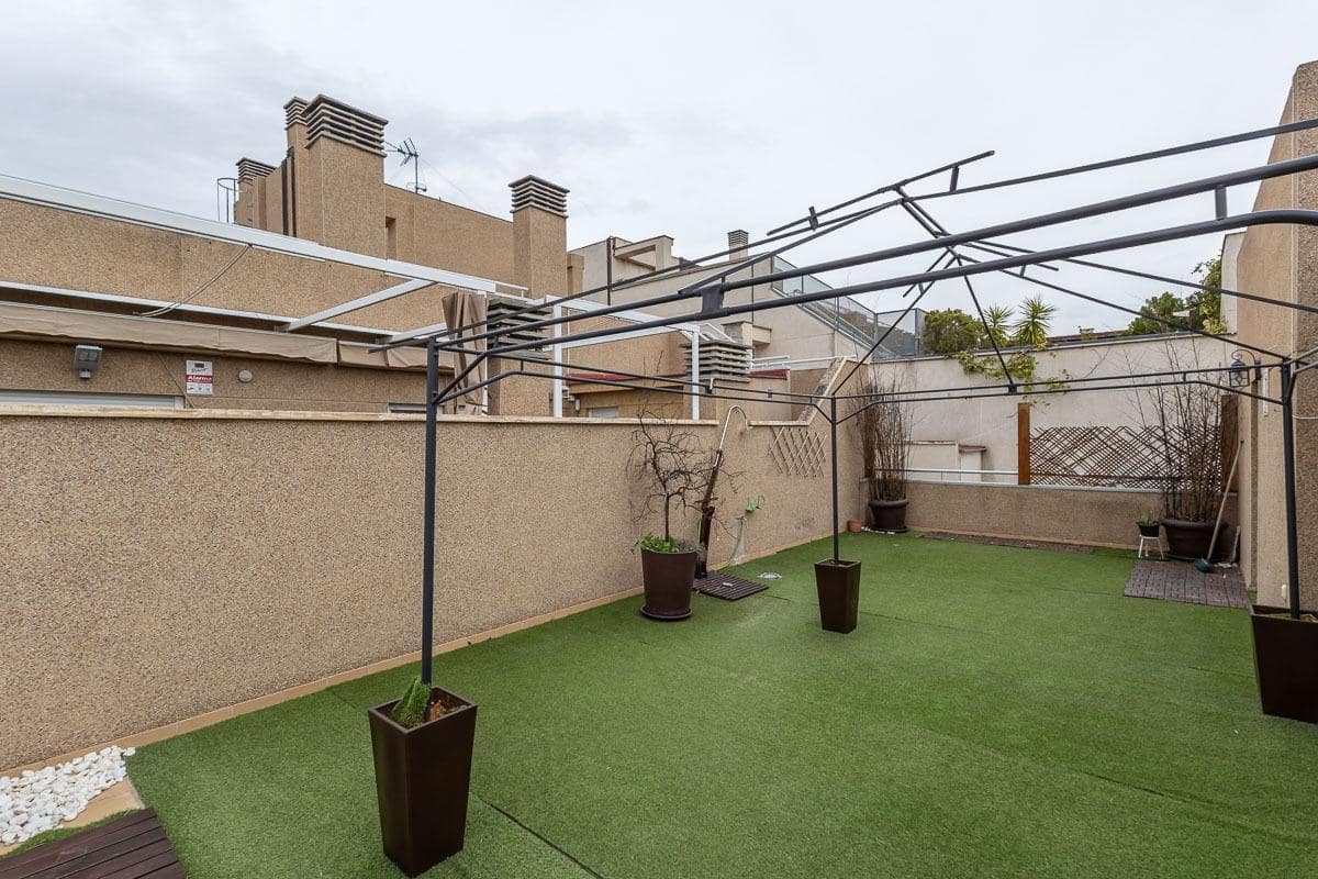 3 soverom Penthouse til salgs i Granada by med svømmebasseng garasje - € 397 500 (Ref: 9674515)