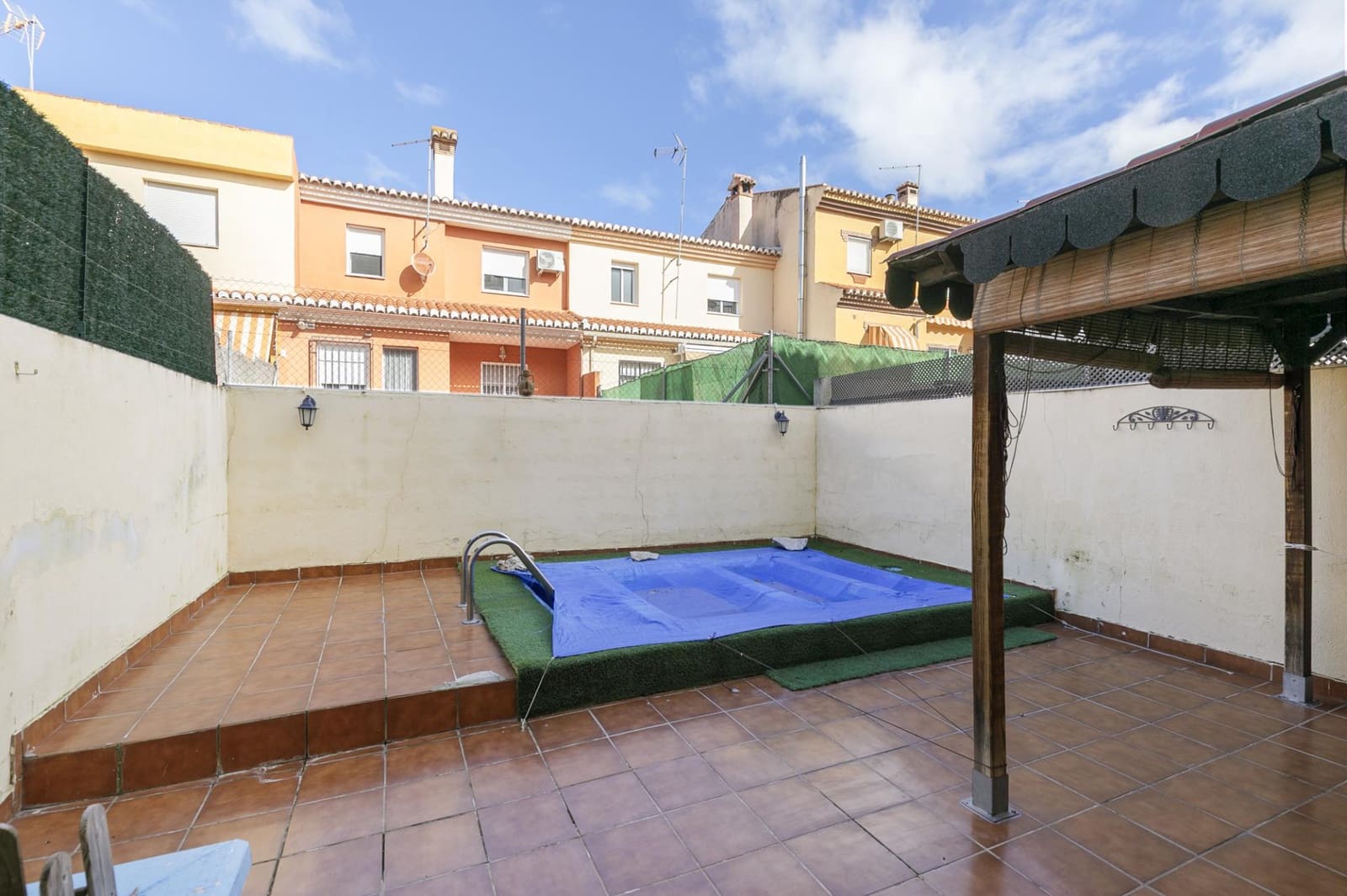 Adosado de 3 habitaciones en Vegas del Genil en venta con piscina garaje - 209.000 € (Ref: 9674517)