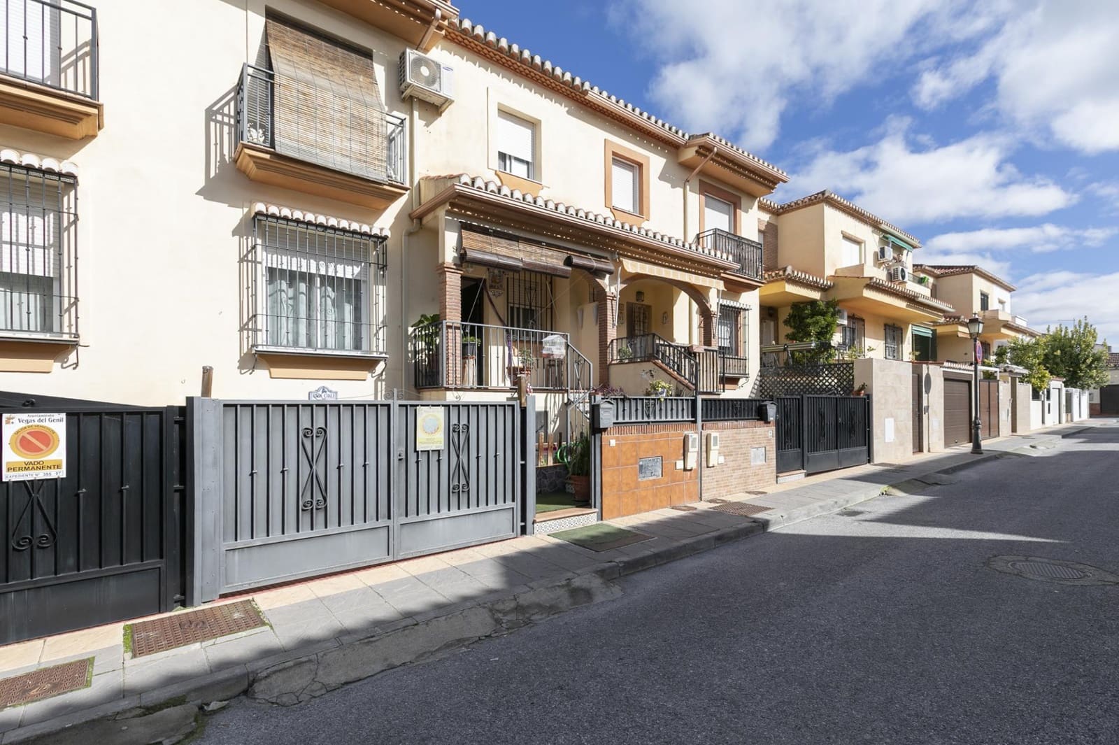 Adosado de 3 habitaciones en Vegas del Genil en venta con piscina garaje - 209.000 € (Ref: 9674517)