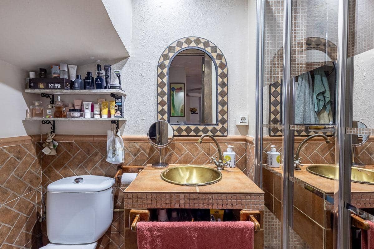 Casa de 3 habitaciones en Cúllar Vega en venta - 225.000 € (Ref: 9674524)