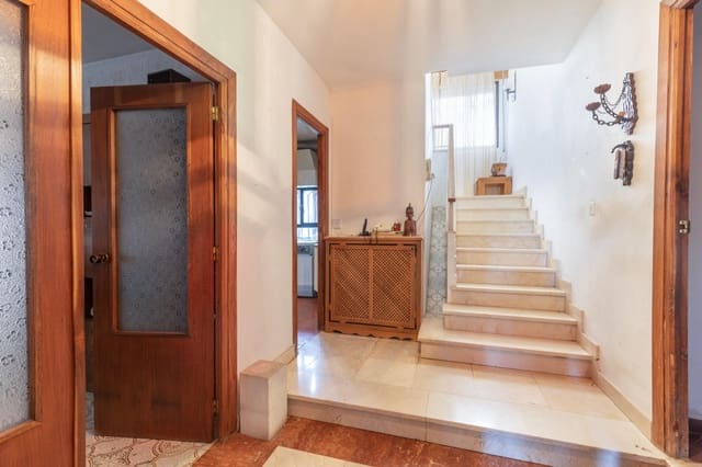 6 sypialnia Willa na sprzedaż w La Zubia z basenem garażem - 1 100 000 € (Ref: 9674525)